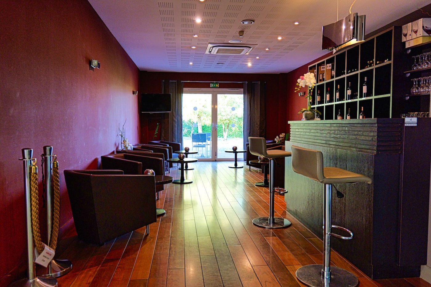 Bar et salon de l'hôtel