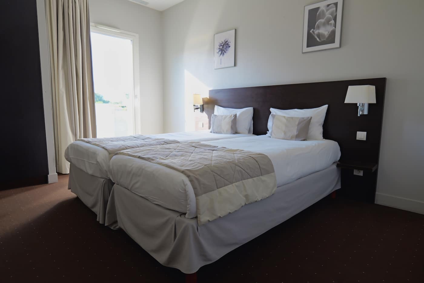 Chambre avec deux lits simples